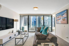 Spacious&Cozy 2 bedroom City Point Melbourne Apt